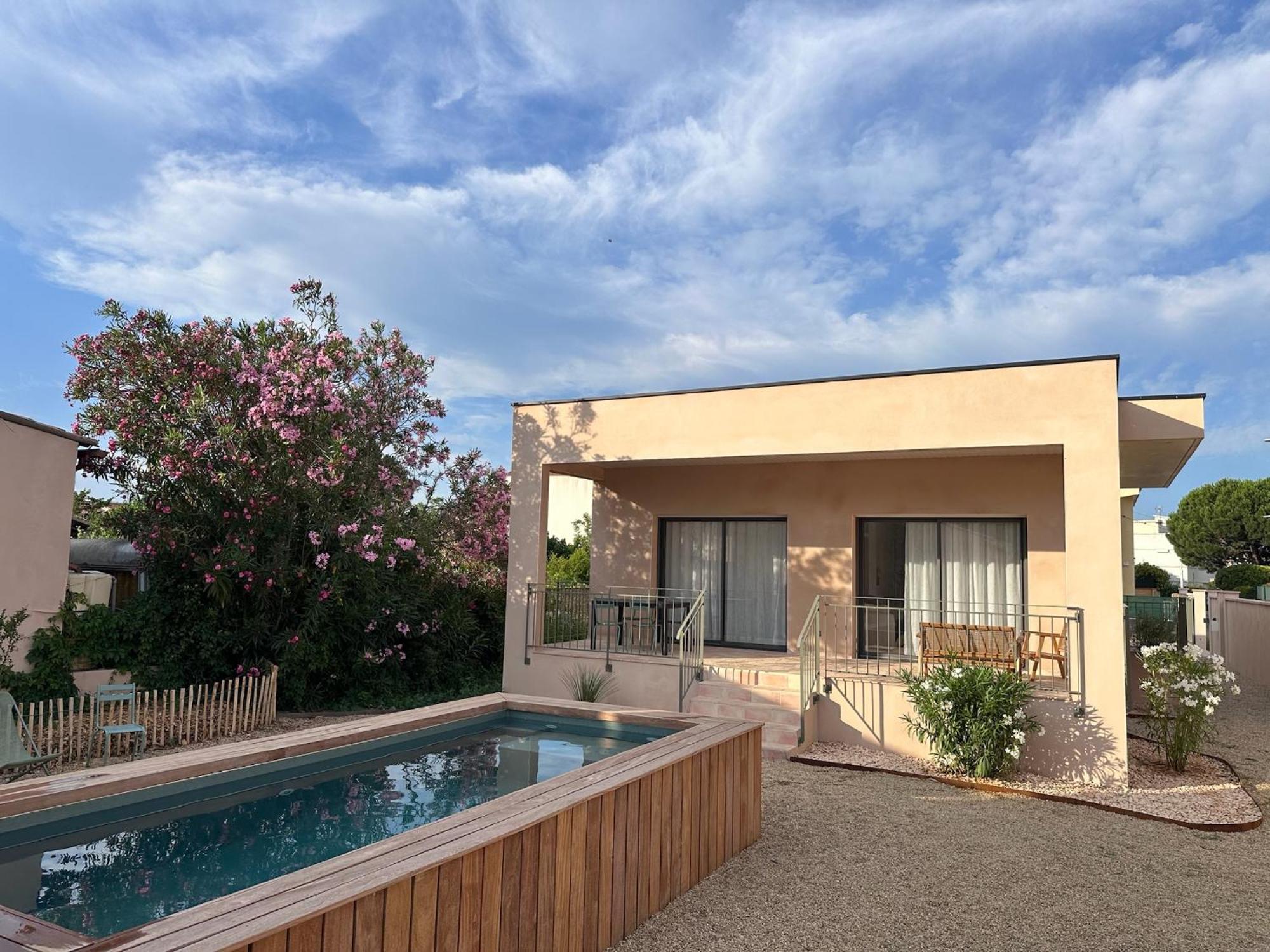 Villa Familiale Avec Piscine Hyper Centre วัลราส์-ปลาจ ภายนอก รูปภาพ