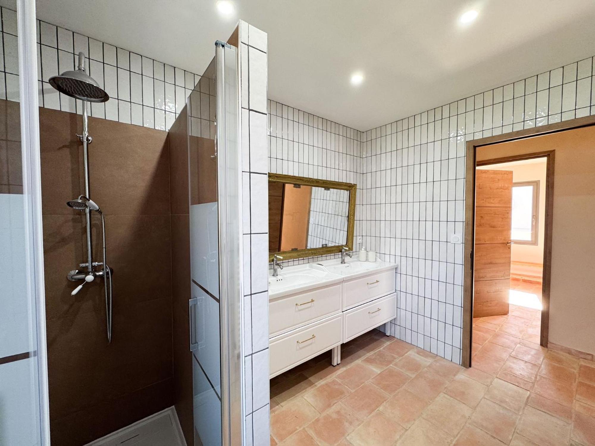Villa Familiale Avec Piscine Hyper Centre วัลราส์-ปลาจ ภายนอก รูปภาพ